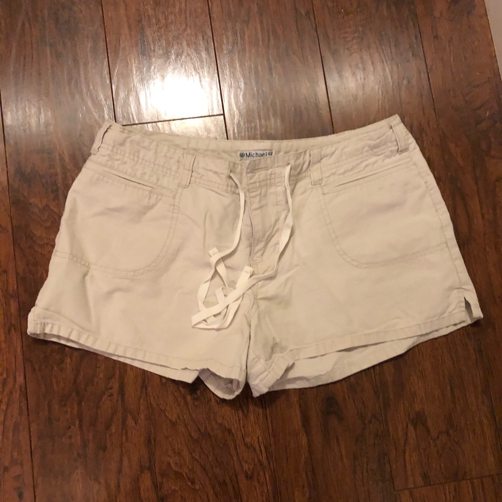 Juniors ivory shorts